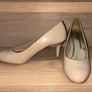 Tan Comfort Plus heels 10W